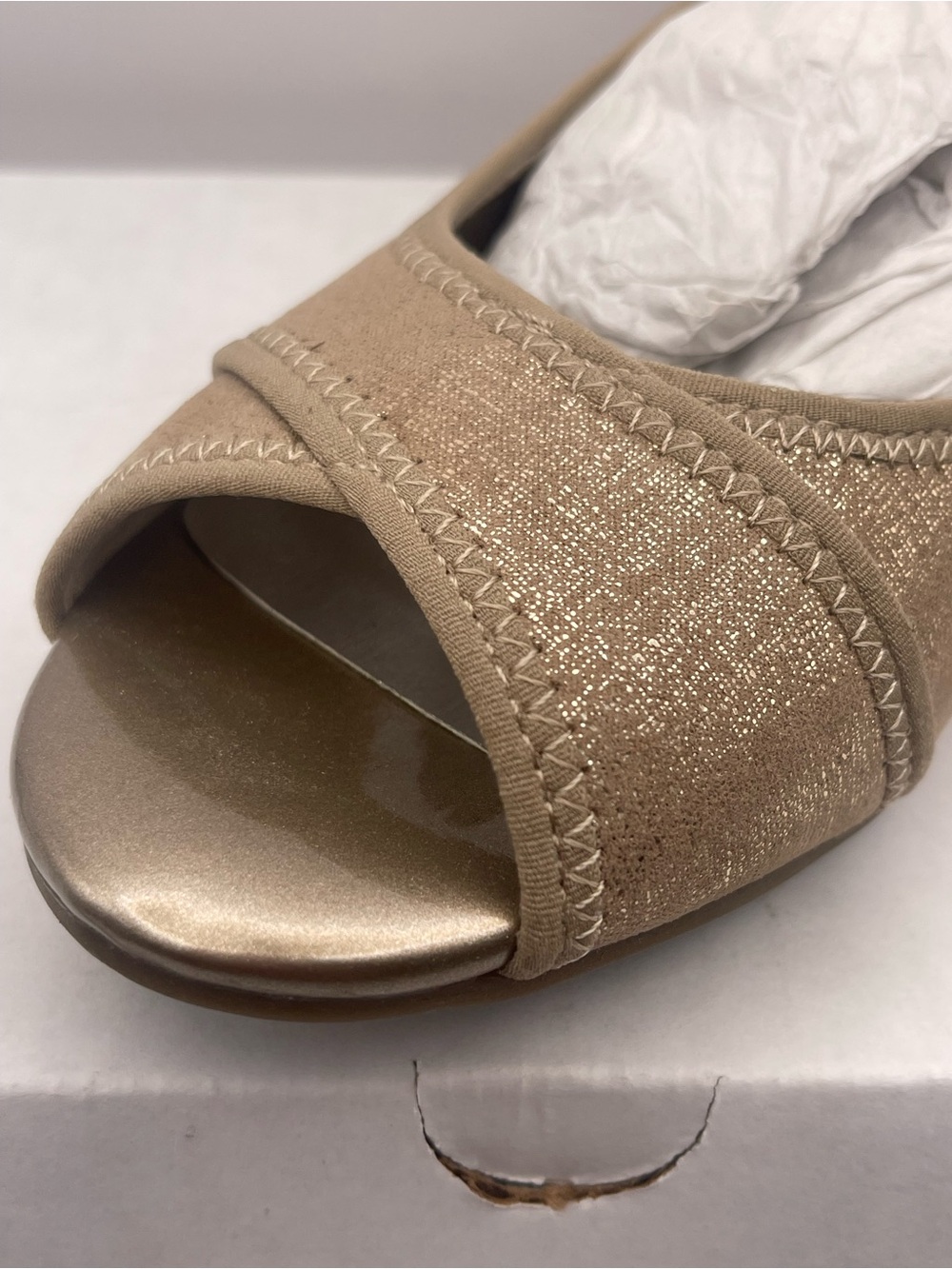 AK Sport Gold Champagne Shimmer Peep Toe Comfort Wedges 7.5M NWOT - Picture 5 of 9